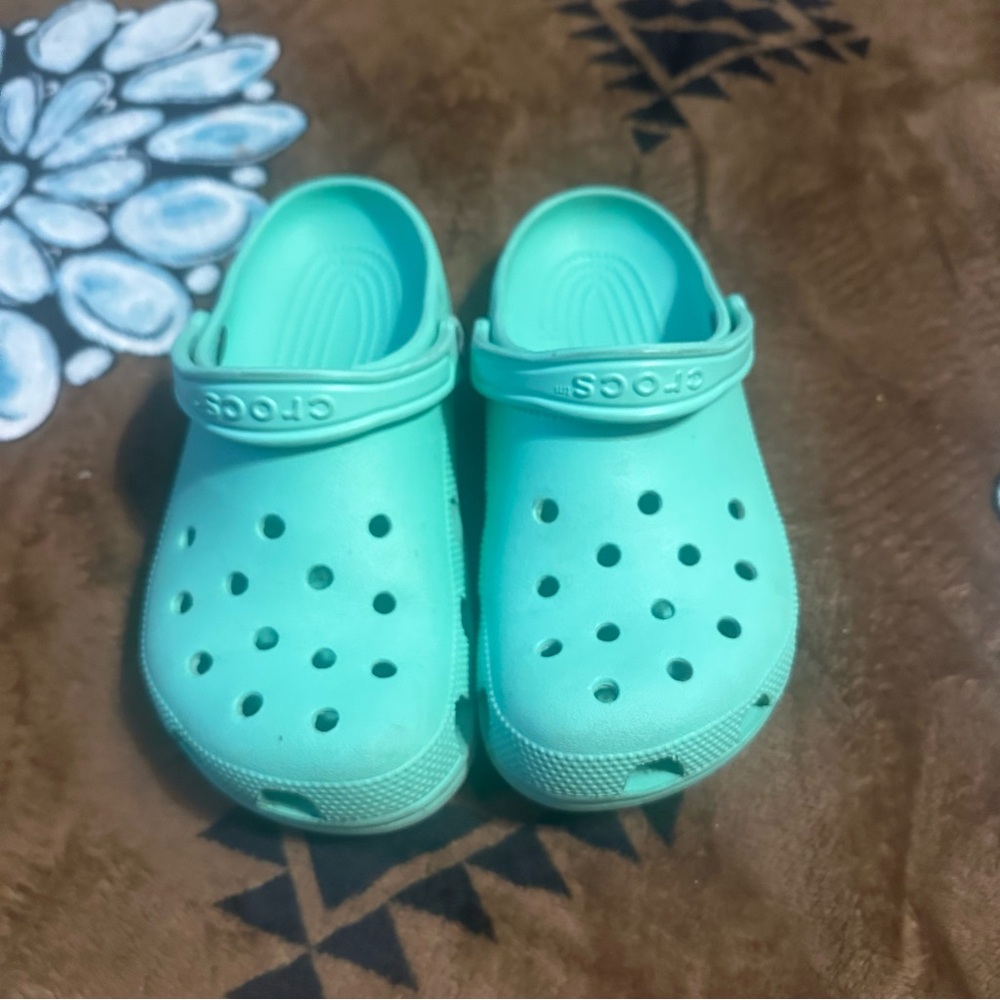 CROCS Women Size 9 Mint Green Clogs